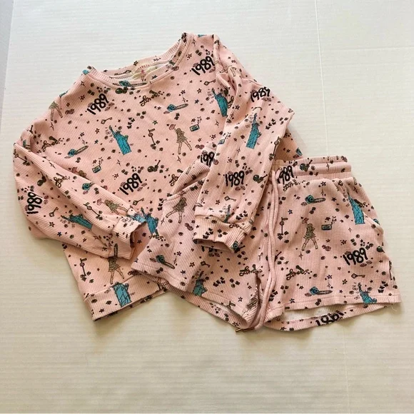 Taylor Swift 1989 Lounge Set - Picture 1 of 6
